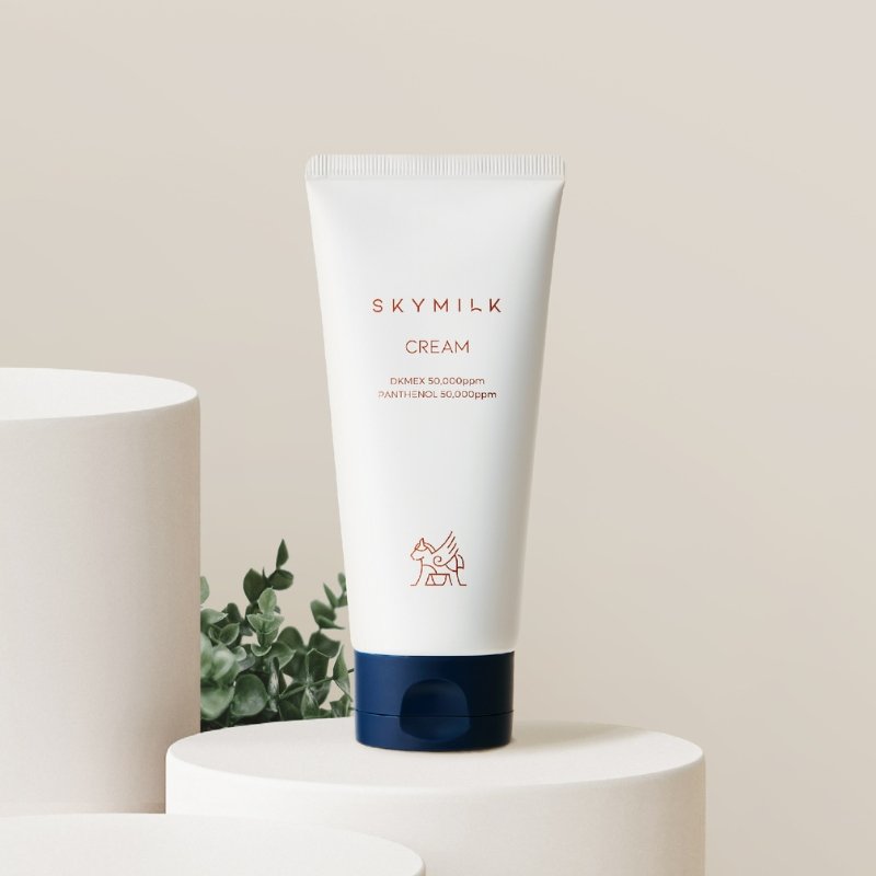 SKYMILK Panthenol raminantis veido kremas jautriai odai su asilės pienu ir DKMEX® - nuotrauka 2