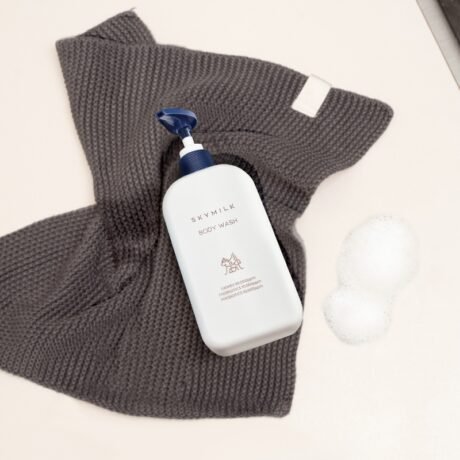 SKYMILK raminantis kūno prausiklis su asilės pienu, probiotikais, prebiotikais ir DKMEX® kompleksu (2)